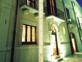 Hotel Palazzo D'Erchia Conversano Exteriör bild