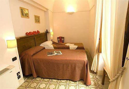 Hotel Palazzo D'Erchia Conversano Exteriör bild
